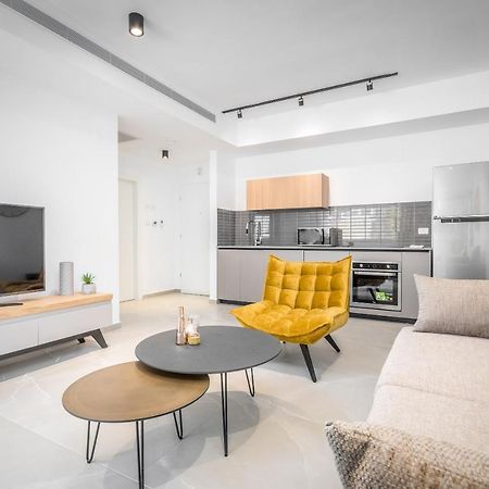 Stunning 1 Bdr With Balcony On Sheinkin St Apartment Tel Aviv Bagian luar foto