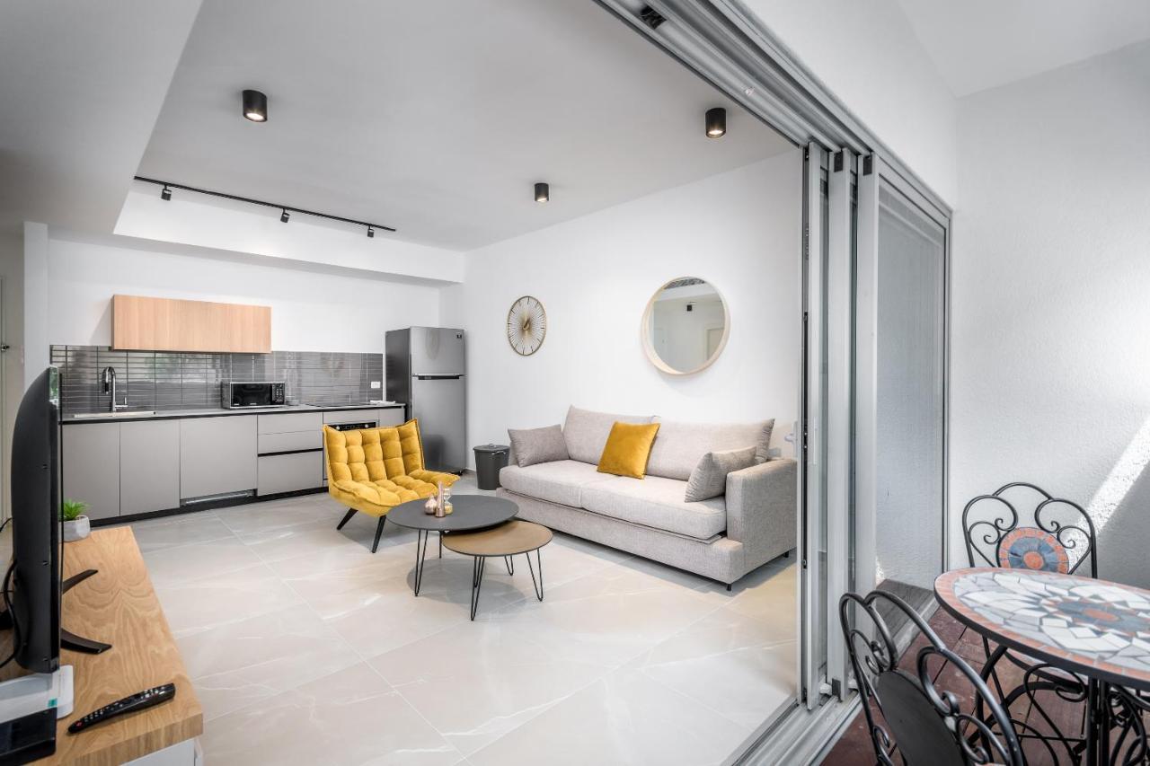 Stunning 1 Bdr With Balcony On Sheinkin St Apartment Tel Aviv Bagian luar foto